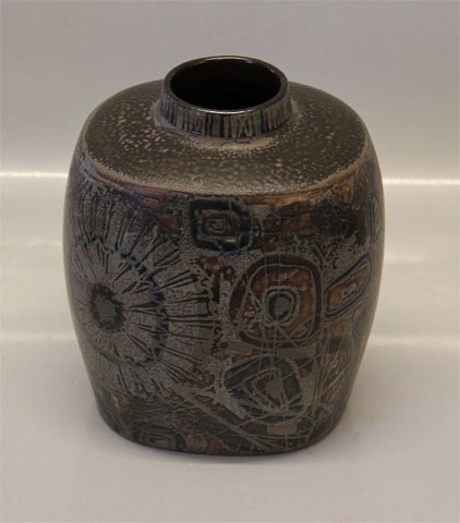 Aluminia kunstfajance 870-3751 Brun vase 17 x 15 cm Nils Thorsson Baca
