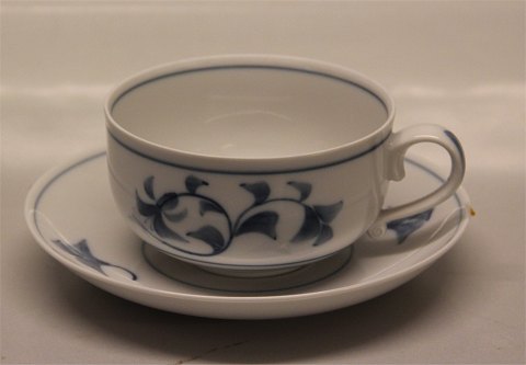 Royal Copenhagen Noblesse 112-15114 Tea cup 5.8 x 10.5 cm (078) saucer 16.3 cm 
(079)