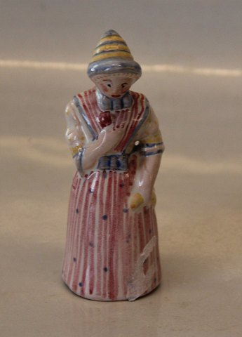 L. Hjorth miniature Stånde kvinde med røde linieret national dragt ca 10 cm