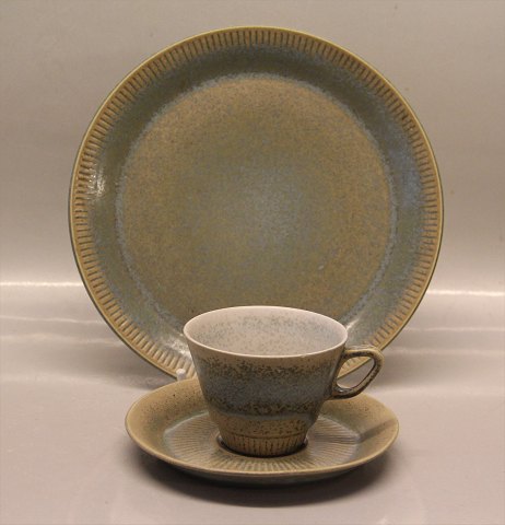 Knabstrup Danish Pottery Green - Coffee cup 6.5 x 8.5 cm, saucer 14.5 cm