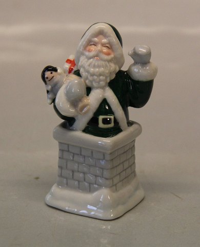 Royal Copenhagen figurine 0770 RC Santa in the Chimney 8 cm Annual Father 
Christmas 2004, green  - special edition (1249770)