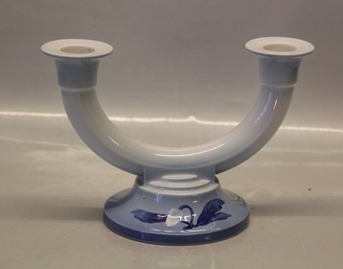 B&G porcelæn Blå Julerose 235 To-armet lysestage 13.5 x 20.2 cm