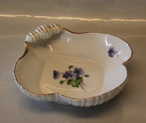 B&G Blue Anemone  white porcelain 042 Seashell bowl 15 cm