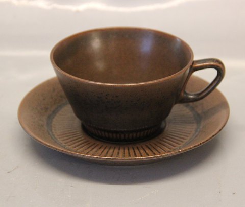 Knabstrup Ceramic
Tea cup 5.9 x 10,3 cm, saucer 15.5 cm Nøddebo