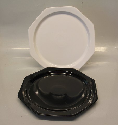 Luncheon Plate Café B&G Art Pottery tableware Cafe Black and White 326 Plate 21 
cm / 8.25"