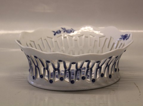 Danish Porcelain Blue Flower braided Tableware 8199-10 Fruit basket, oval 9 x 24 
cm