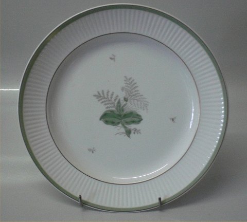1513-14061 Plate 22.5 cm Green Melody #1513 Royal Copenhagen White glazed ribbed 
porcelain with green decoration and gold