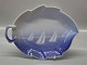 199 Bladformet assiet, (stor) 25 cm (357) B&G porcelæn Blå tone med sejlskibe