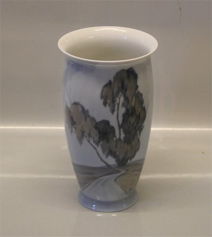B&G Porcelain B&G 8645-450 Vase with road in landscape 25 cm Signed MH
