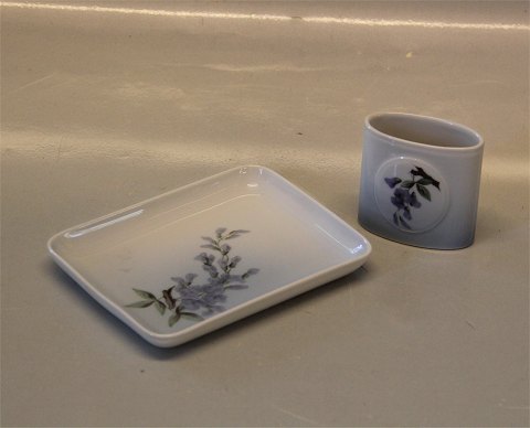 B&G Porcelain Blue flowers (wisteria) (Blaaregn)

