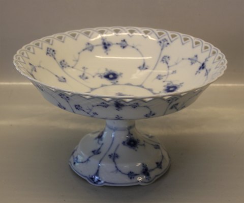 B&G Blue Traditional porcelain 163 Fruit bowl, pierced border border 17 x 29 cm