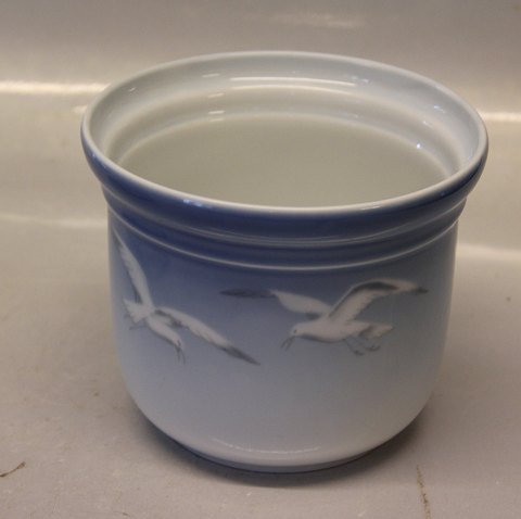 B&G Seagull Porcelain without gold  668 Flower pot (small) 11 x 14 cm