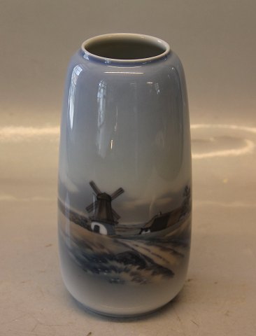 Lyngby Porcelænsvase 130-3-23 Lyngby Vase med mølle landskab 18 cm