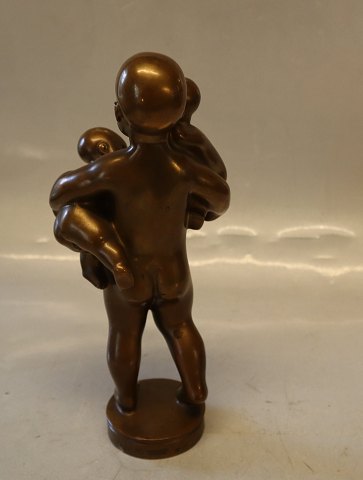 Kai Nielsen no 20 Lueforgyldt Bronze Stående dreng med baby 22.5 cm