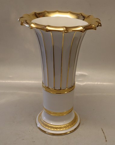 Kongelig Dansk RC 8569 Hetsch Kantet Vase 26.5 cm Dekoreret med guld