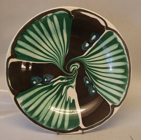 Large Green round dish 32.5 cm Tulle Emborg 1974 Herman A. Kaehler Keramik - 
Naestved