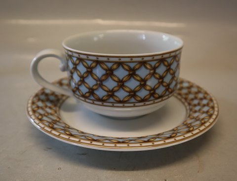 Lyseblå flet 084 Cappuccino kop 28 cl (1271084) Tekop med  underkop 16.5 cm 
(085) Liselund (Ny) Kongelig Dansk Design af Diana Holstein