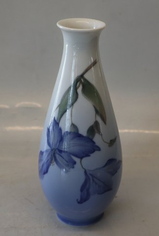 2919-4055 RC Vase Blue Clematis Flower 19 cm Royal Copenhagen